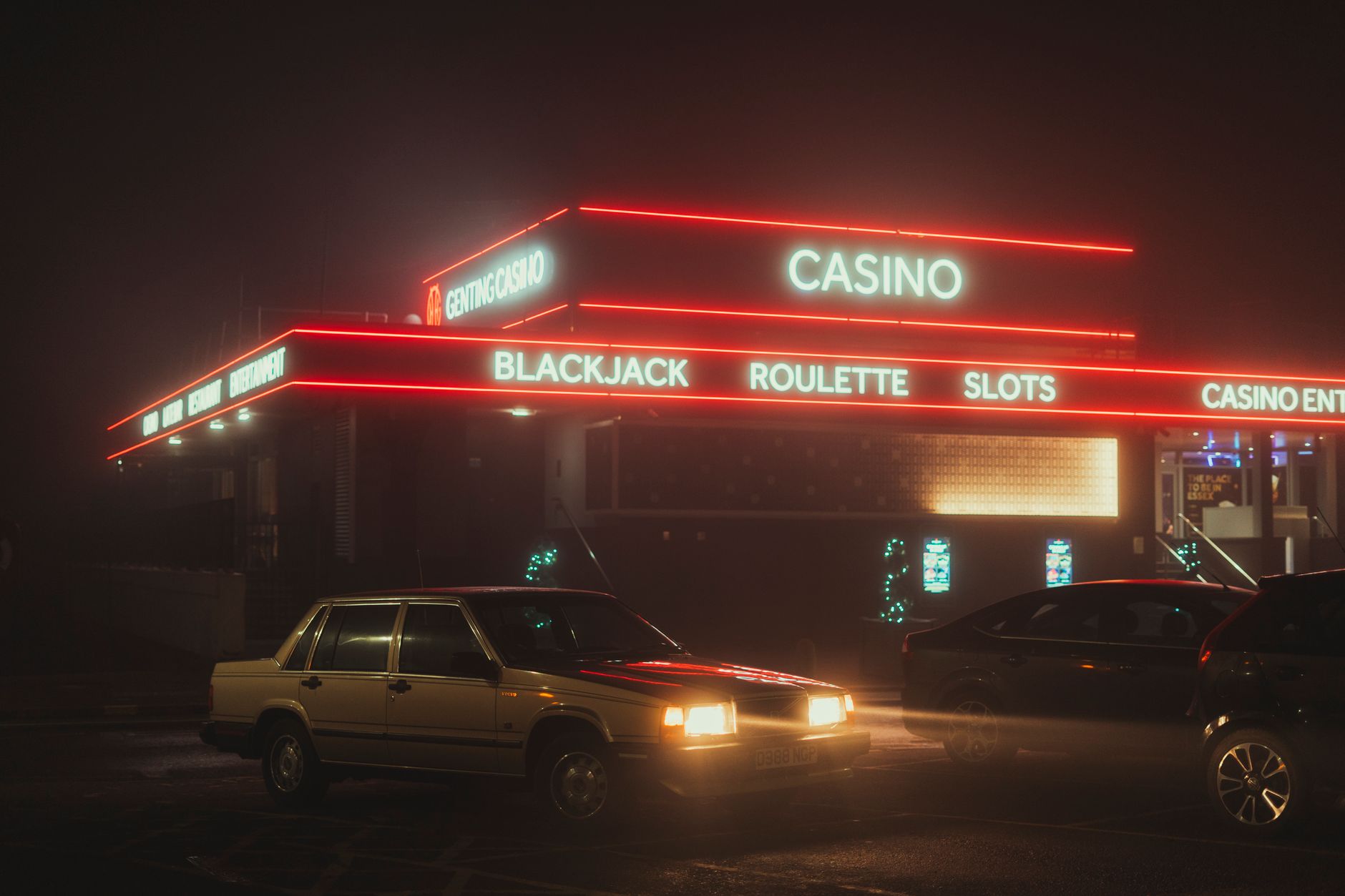 Bunte Spielautomaten im Casino